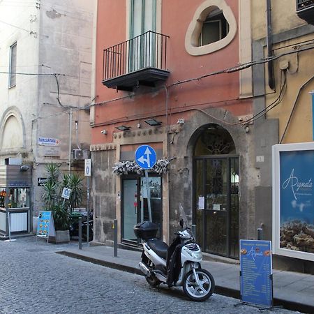 Blackwoody Contemporary Rooms - Napoli Centro Storico Via Toledo Exterior photo
